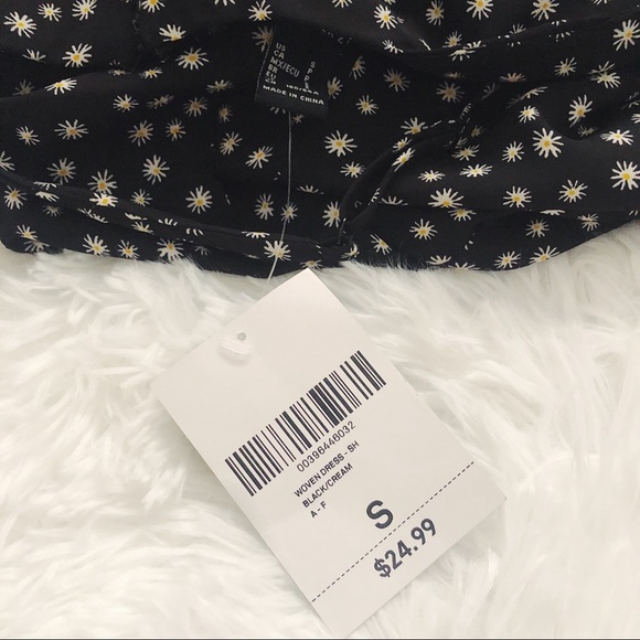 🚫SOLD🚫 Ruffle dress - Picture 4 of 5